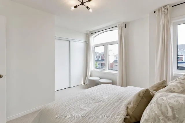 Additional image 18 of 1083 Easterbrook Cres