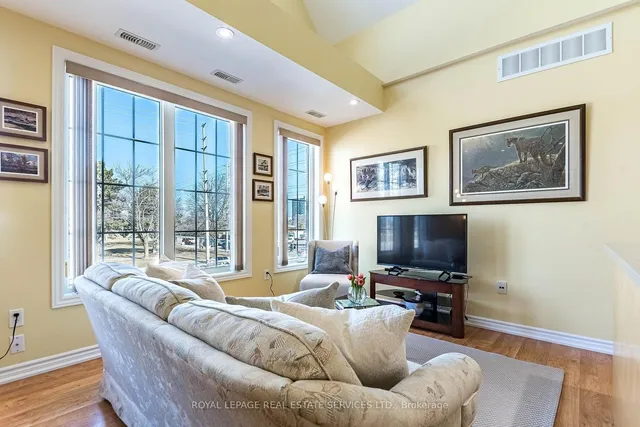 Additional image 32 of 960 Bloor St Unit 204