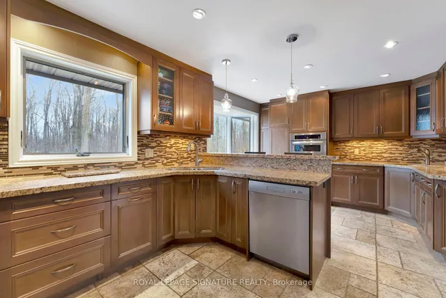 Additional image 19 of 2044 Kilbride St