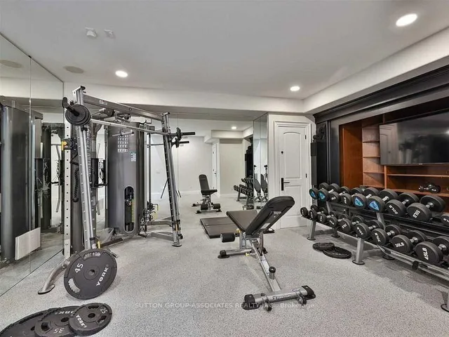 Additional image 33 of 31 Webster Ave