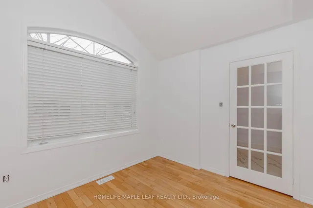 Additional image 8 of 72 Dunvegan Cres