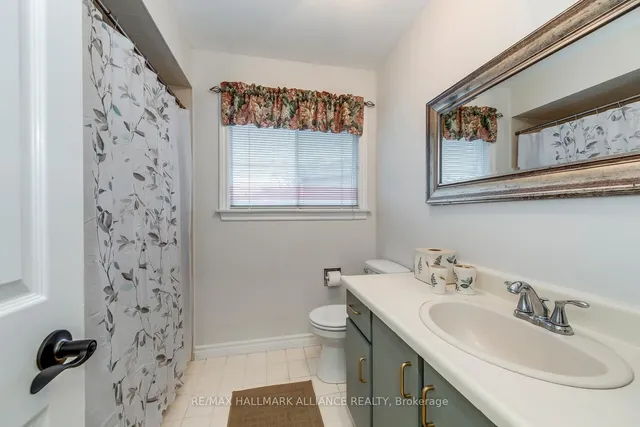 Additional image 36 of 2916 Sycamore St