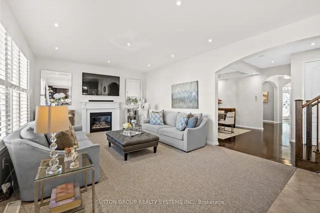 Additional image 11 of 925 Dice Way