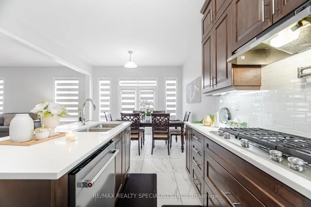 Additional image 12 of 15 Duxbury Rd