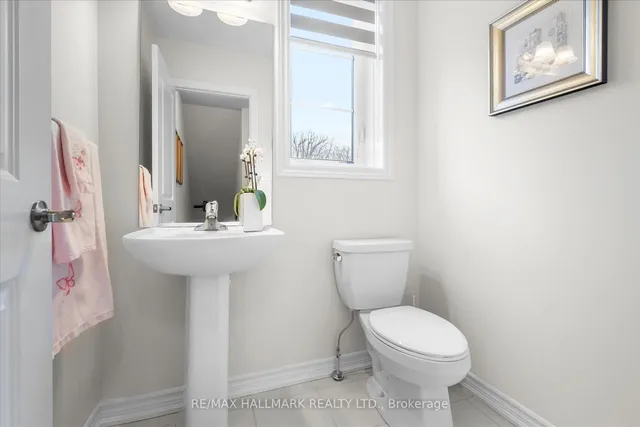 Additional image 26 of 109 Halliford Pl