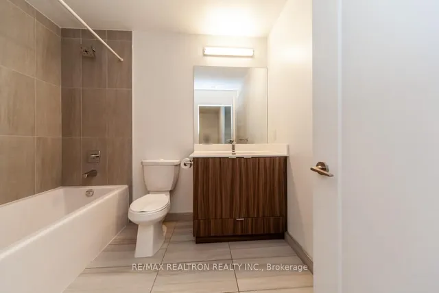 Additional image 18 of 225 Village Green Sq Unit 1004