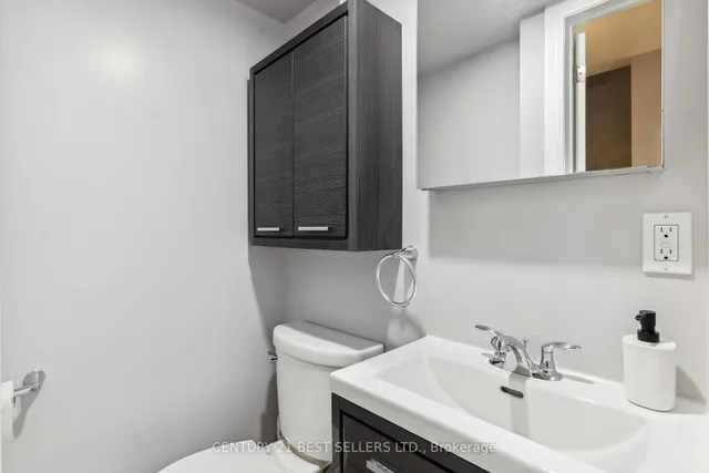 Additional image 33 of 5874 Sidmouth St