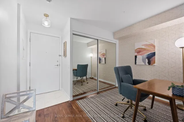 Additional image 19 of 61 Heintzman St Unit 812
