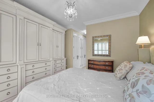 Additional image 30 of 636 Wellington St