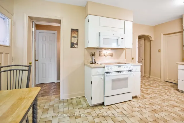 Additional image 8 of 305 Bessborough Dr