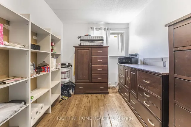 Additional image 17 of 35 Darras Crt