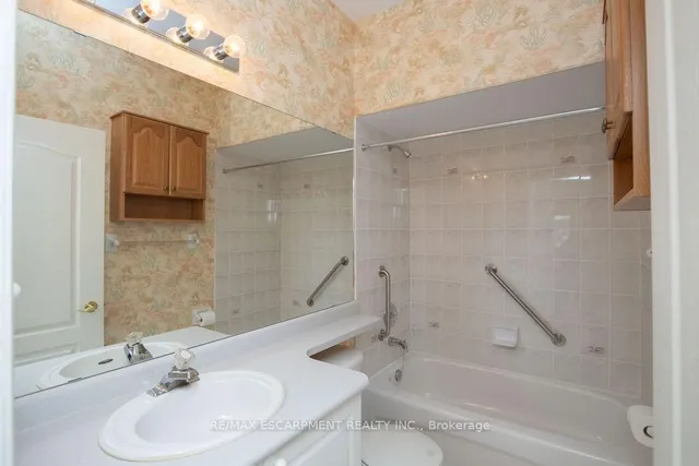 Additional image 37 of 91 Silverbirch Blvd