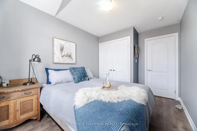 Additional image 36 of 134 Hazelton Ave