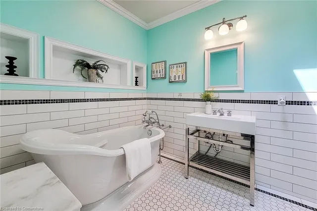 Additional image 24 of 668 Garth St