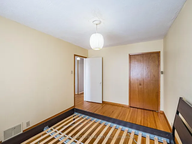 Additional image 27 of 872 Royal York Rd