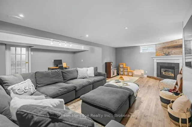 Additional image 32 of 376 East 18th St