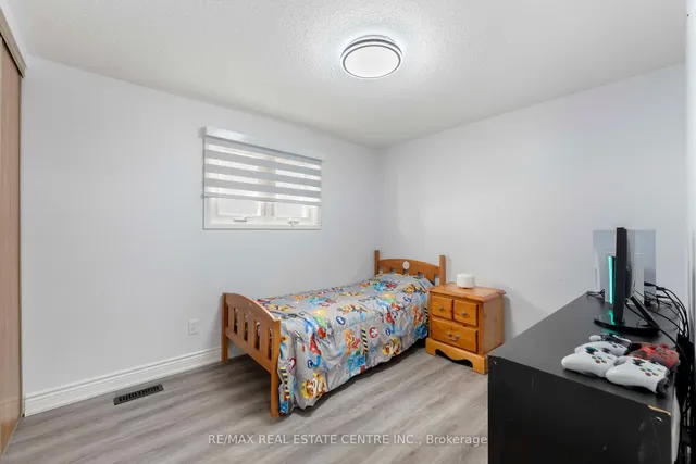 Additional image 20 of 44 Abelard Ave