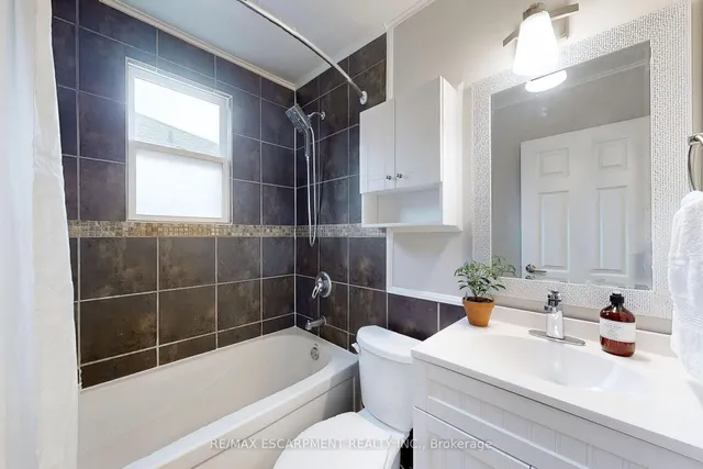 Additional image 23 of 37 Salem Ave