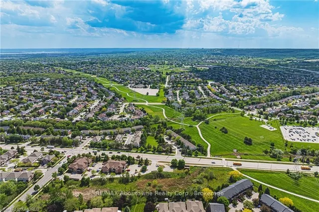 Additional image 32 of 2268 GREENWAY Terr