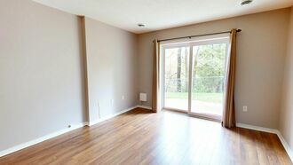 Additional image 3 of 245 Queen St W