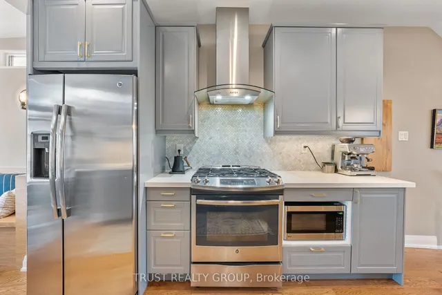 Additional image 9 of 262 Queensdale Ave