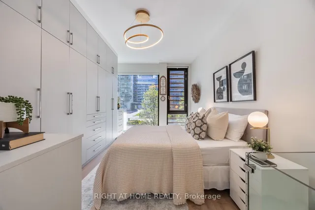 Additional image 33 of 39 Queens Quay Unit 129