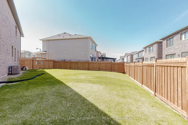 Additional image 38 of 1371 Lobelia Cres