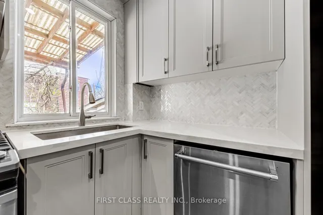 Additional image 9 of 1113 Dufferin St