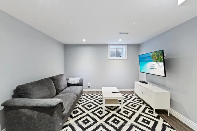 Additional image 28 of 569 Langholm St