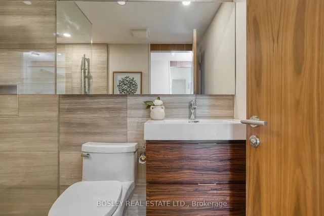 Additional image 33 of 50 Lombard St Unit 2104