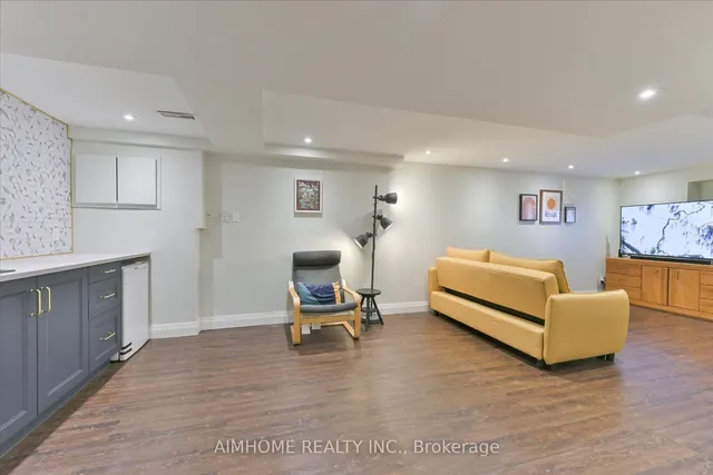 Additional image 32 of 1474 Prince John Circ