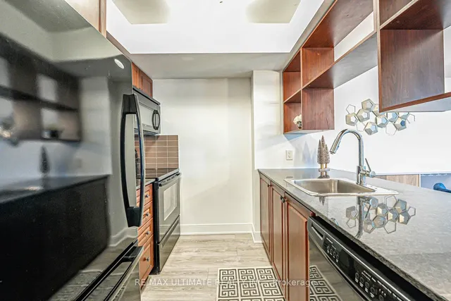 Additional image 6 of 135 Village Green Sq Unit 3720