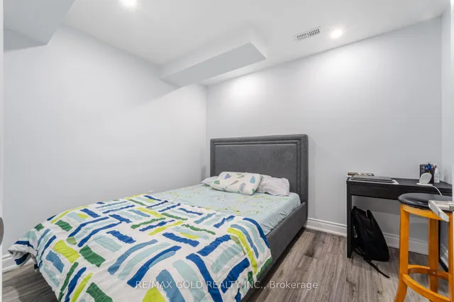 Additional image 35 of 13 Redfern St