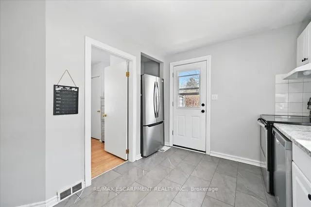 Additional image 14 of 142 Julian Ave