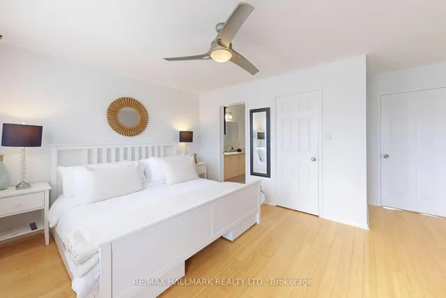 Additional image 34 of 99 Crossovers St