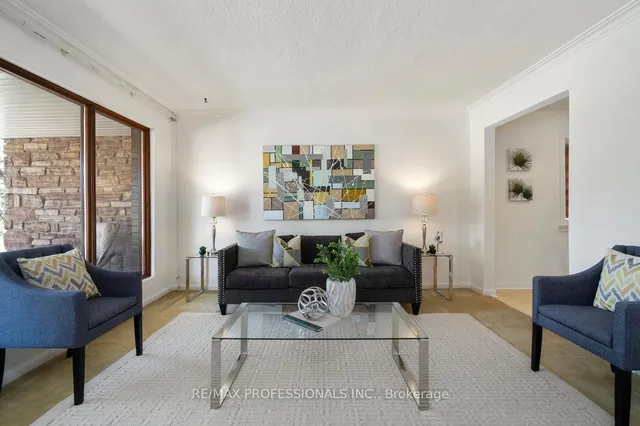 Additional image 12 of 33 Heathrow Dr