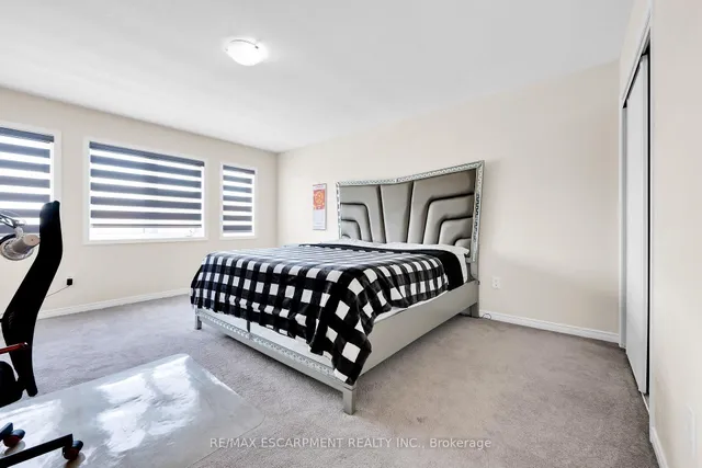 Additional image 34 of 12 Midhurst Hts