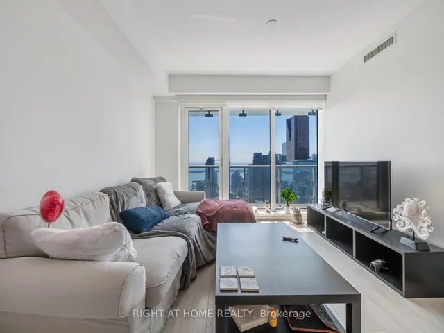Additional image 16 of 197 Yonge St Unit 5607