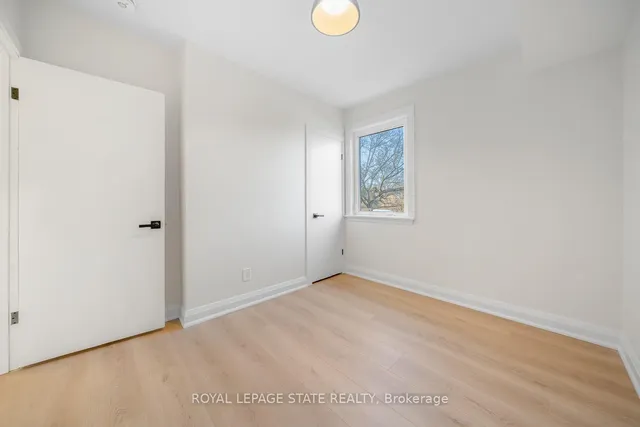 Additional image 16 of 869 Garth St