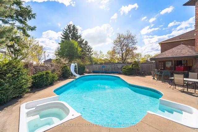 Additional image 44 of 42 Fernbrook Cres