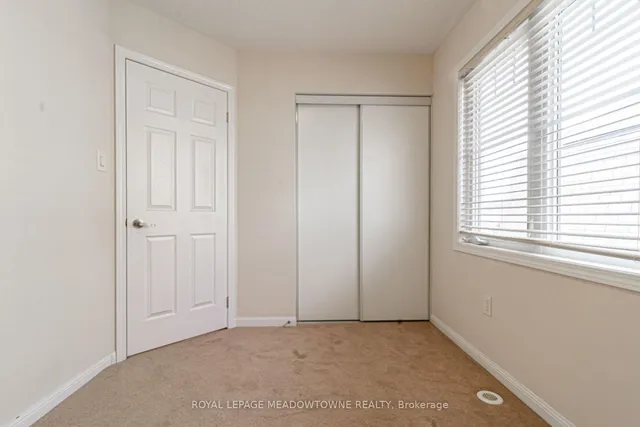 Additional image 8 of 217 Woodley Cres