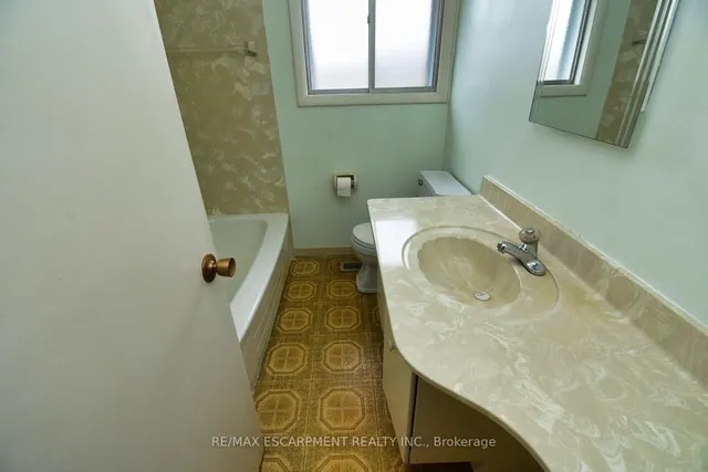 Additional image 24 of 914 Francis Rd