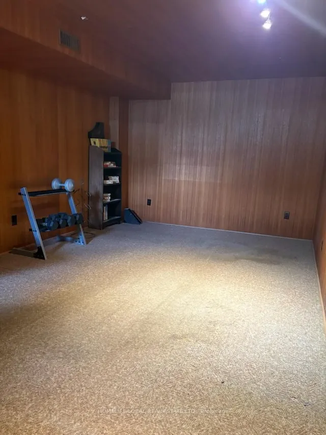 Additional image 9 of 241 Eileen Ave