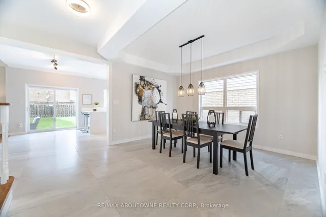 Additional image 12 of 1046 Holdsworth Cres