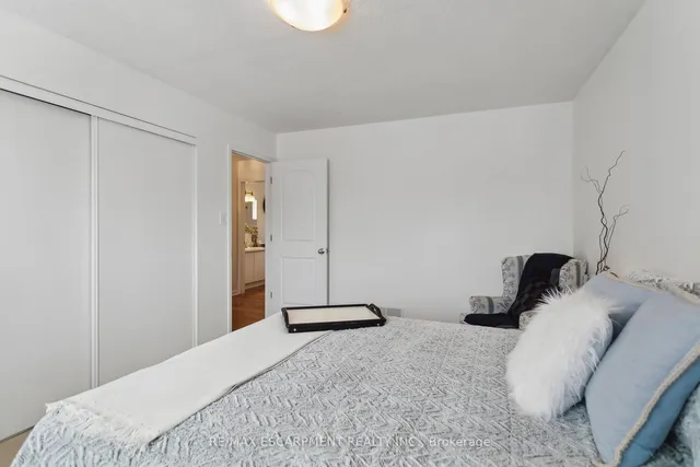 Additional image 22 of 2187 Sandringham Dr