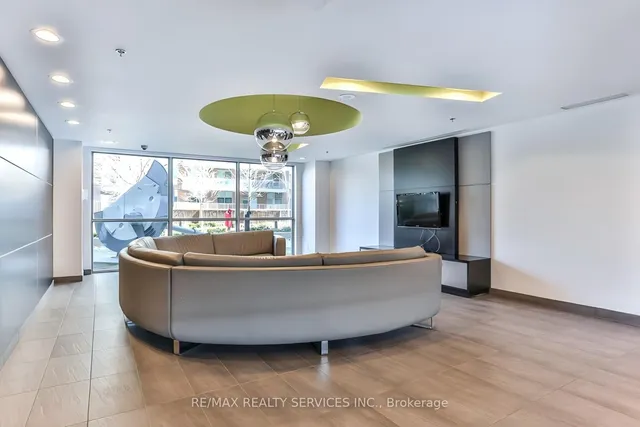 Additional image 40 of 100 Western Battery Rd Unit 2009