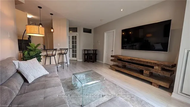 Additional image 6 of 135 James St Unit 115