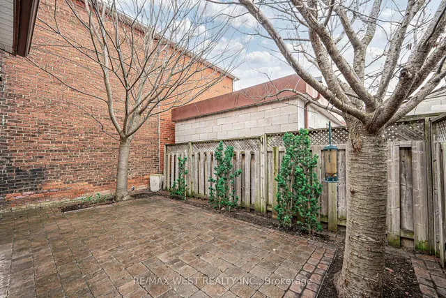 Additional image 45 of 712 Gladstone Ave