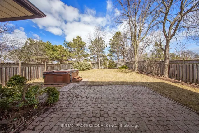 Additional image 35 of 1327 Greenwood Cres