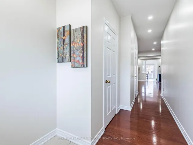 Additional image 2 of 74 Crystalview Cres